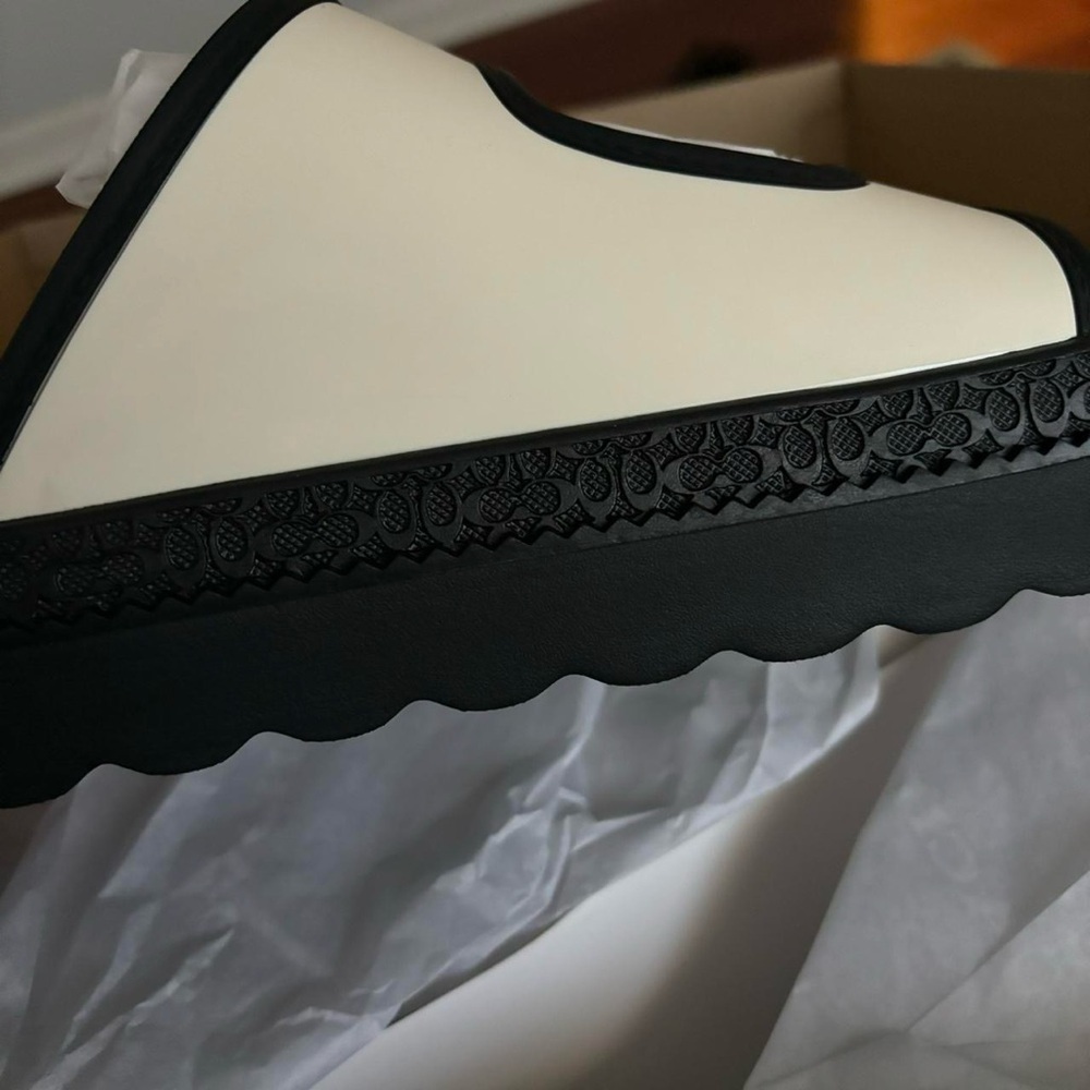 Coach Platform Sandals - Picture 3 of 3